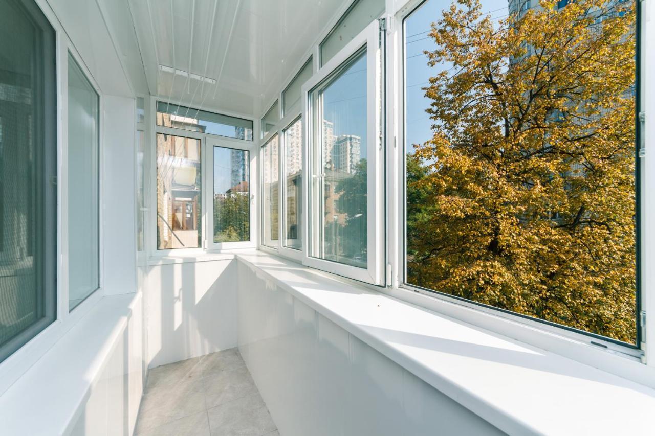 Прекрасная Квартира У Метро Политехнический Институт Kiev Exterior foto